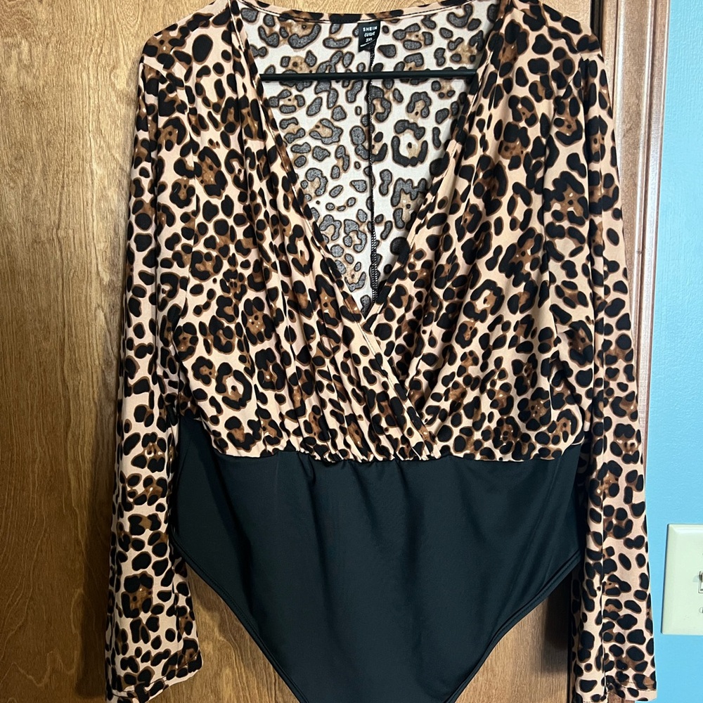 SHEIN Leopard Print V-Neck Bodysuit